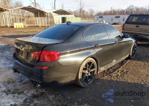 2014 BMW M5 из США, поврежденный, VIN WBSFV9C54ED097333